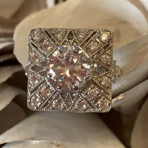 Art deco/vintage style engagement/rt. hand ring